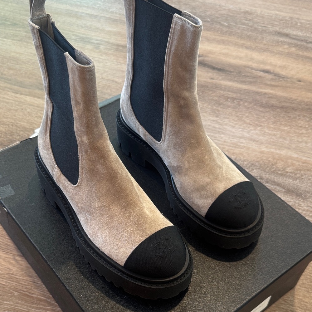 Chanel Gray and Black suede captoe ankle boot 37.5 excellent condition 100% auth